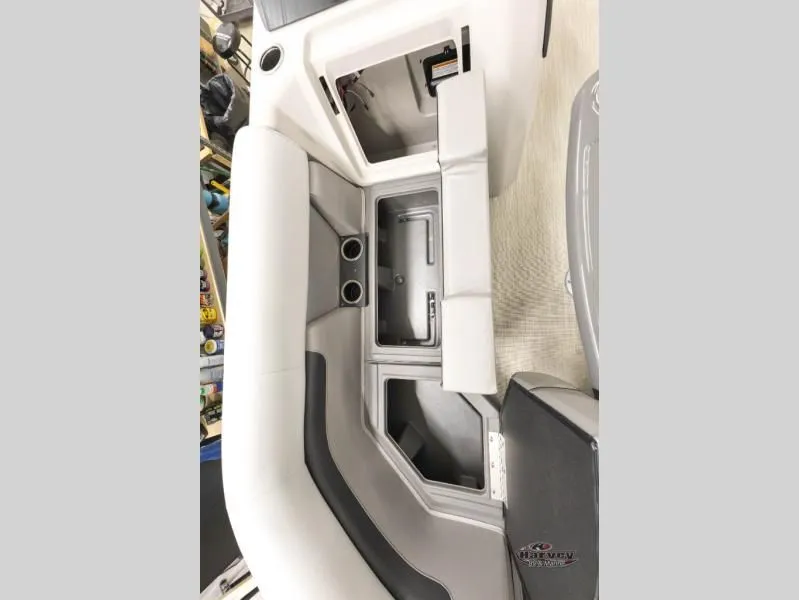 Slide: The Image of Vectra Classic 19 L 2026 - 22