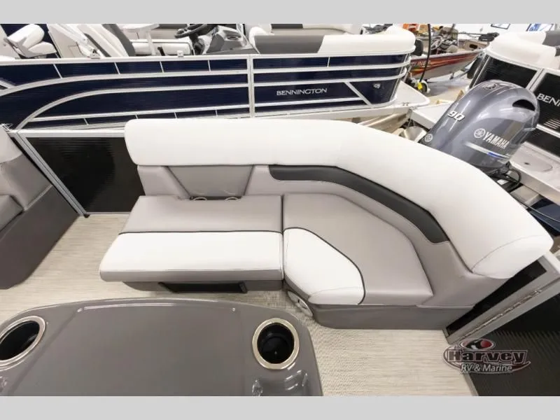 Slide: The Image of Vectra Classic 19 L 2026 - 9