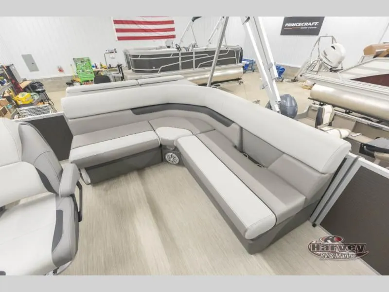 Slide: The Image of Vectra Classic 19 L 2026 - 13