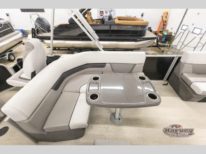 Slide: The Image of Sportfisher 21-2RS 2026 - 12