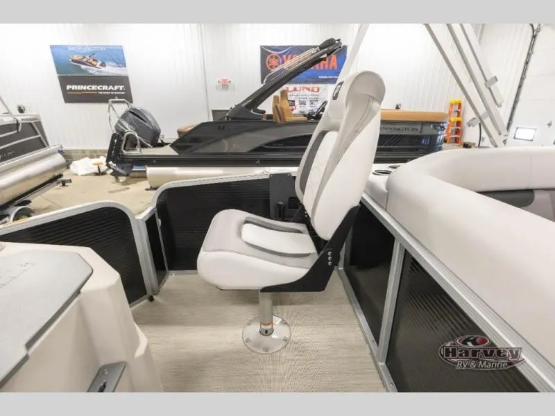 Slide: The Image of Sportfisher 21-2RS 2026 - 15