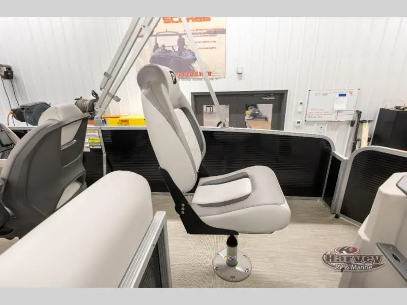 Slide: The Image of Sportfisher 21-2RS 2026 - 19