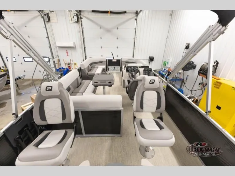 Slide: The Image of Sportfisher 21-2RS 2026 - 9