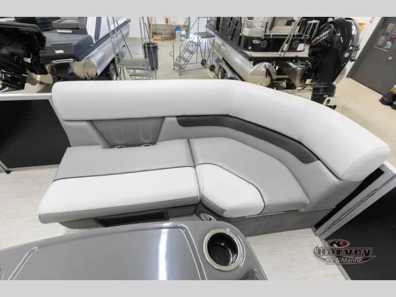 Slide: The Image of Vectra Classic 21 RL 2026 - 12