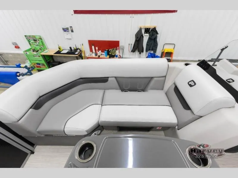 Slide: The Image of Vectra Classic 21 RL 2026 - 14