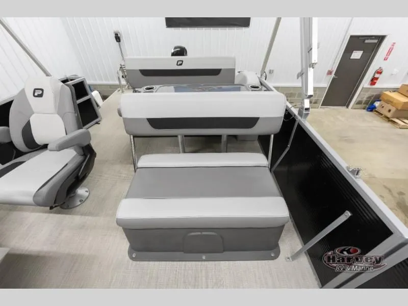 Slide: The Image of Vectra Classic 21 RL 2026 - 17