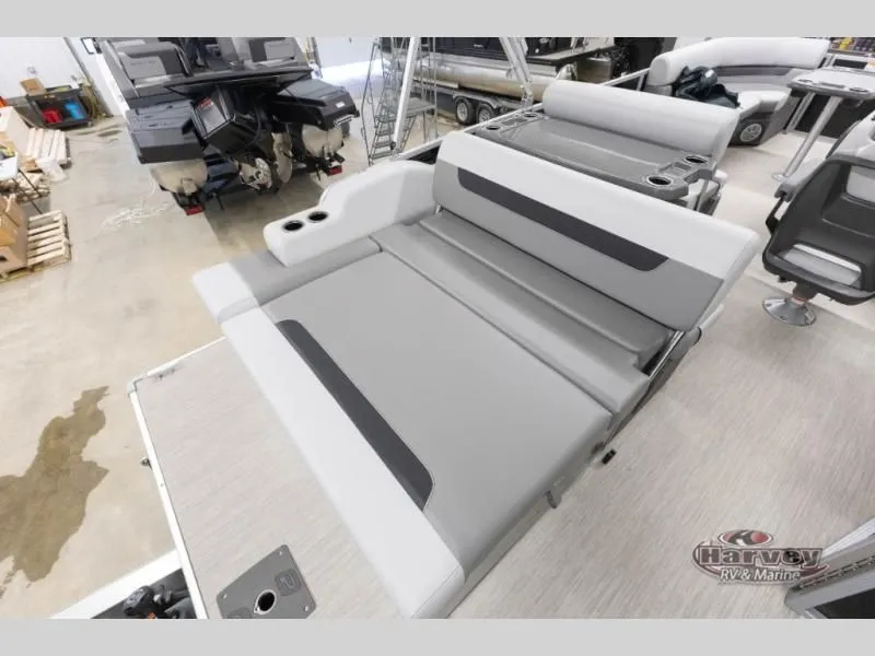 Slide: The Image of Vectra Classic 21 RL 2026 - 23