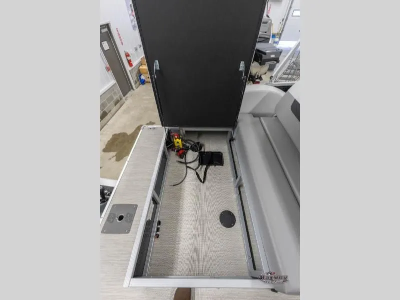 Slide: The Image of Vectra Classic 21 RL 2026 - 24