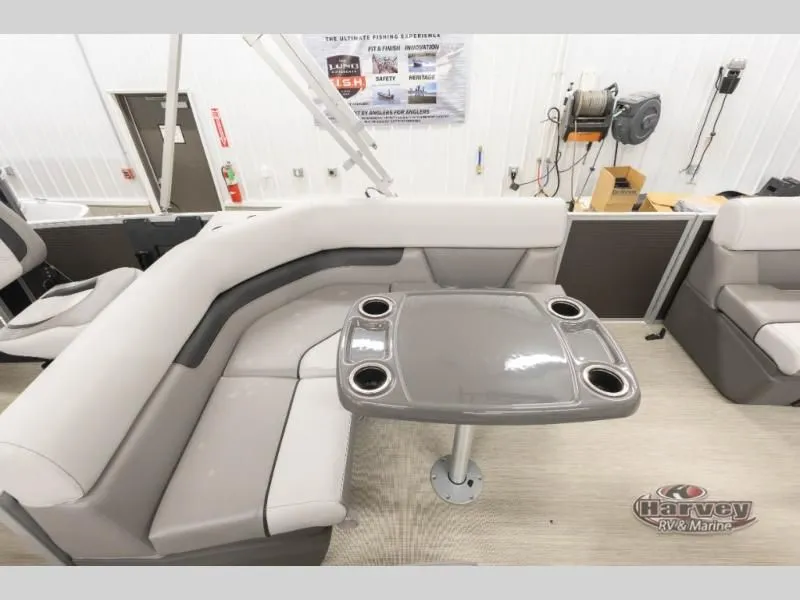 Slide: The Image of Sportfisher 21-2RS 2026 - 12