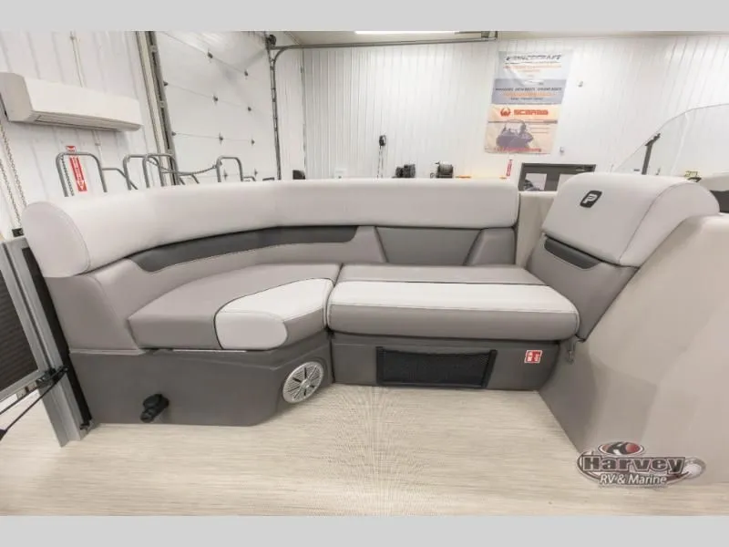 Slide: The Image of Sportfisher 21-2RS 2026 - 25