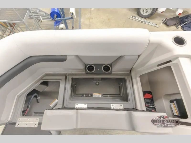 Slide: The Image of Sportfisher 21-2RS 2026 - 26