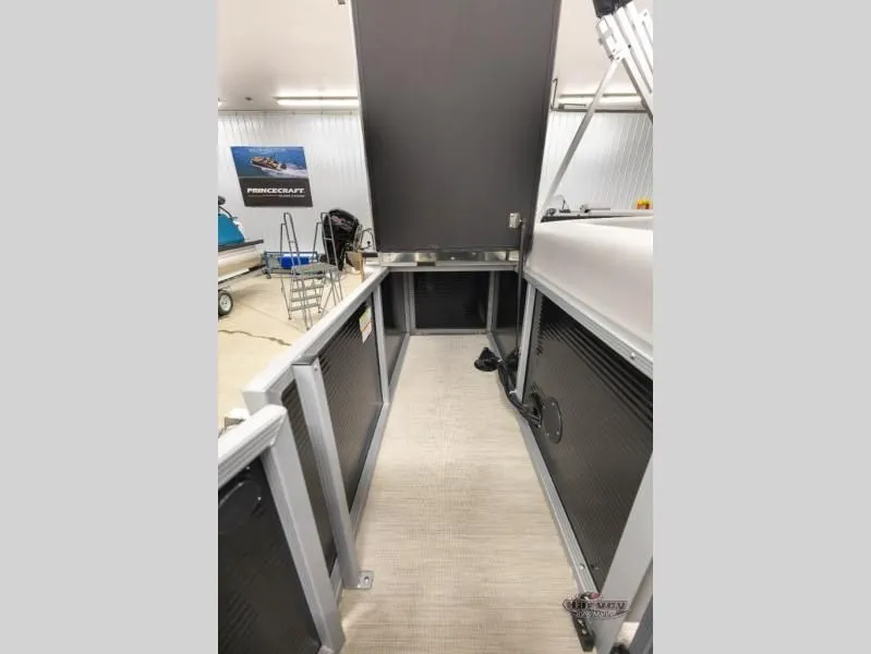 Slide: The Image of Vectra Classic 19 L 2026 - 19