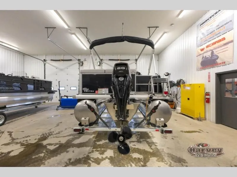 Slide: The Image of Vectra Classic 19 L 2026 - 6