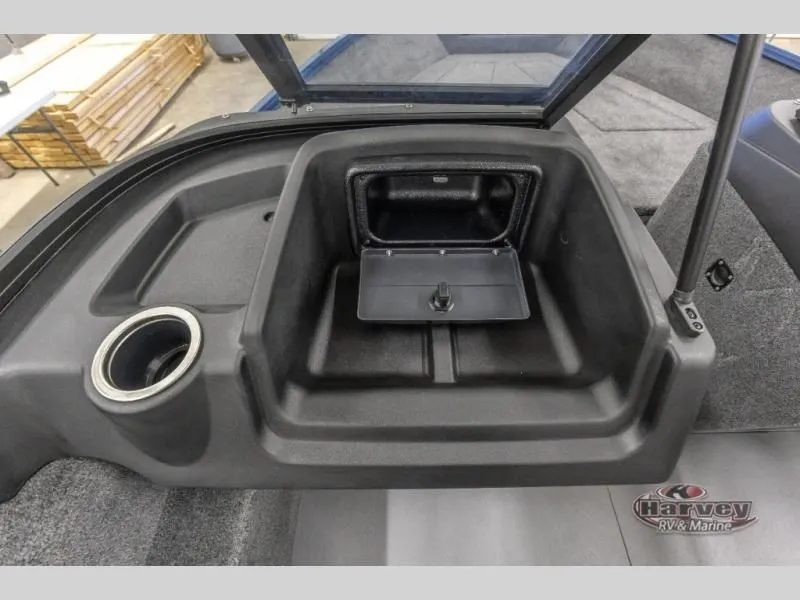 Slide: The Image of Holiday 162 WS MAX 2025 - 14