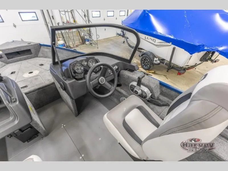 Slide: The Image of Holiday 162 WS MAX 2025 - 16