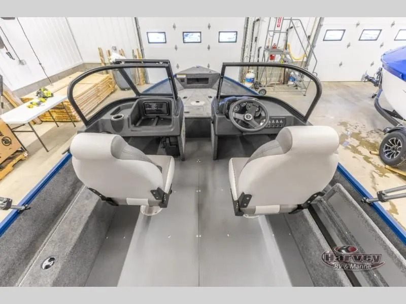 Slide: The Image of Holiday 162 WS MAX 2025 - 5