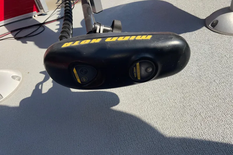 Slide: The Image of Minn Kota trolling motor on 2016 Silver Wave 230 Island CC boat deck. - 12