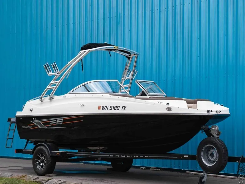 The Image of Bayliner 195 DB 2015 - 1