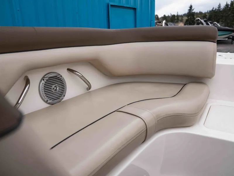 Slide: The Image of Bayliner 195 DB 2015 - 10