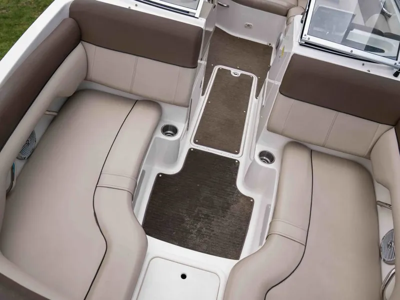 Slide: The Image of Bayliner 195 DB 2015 - 12