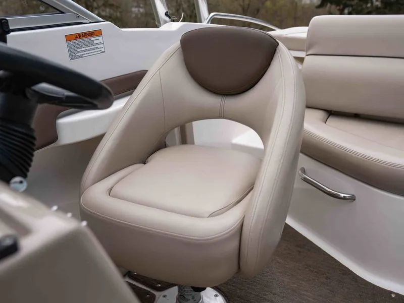 Slide: The Image of Bayliner 195 DB 2015 - 14