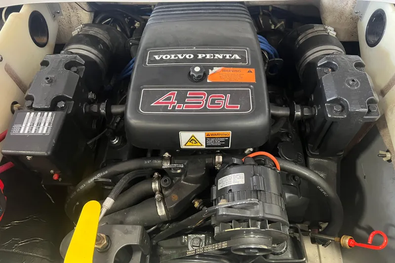 Slide: The Image of Volvo Penta 4.3GL engine in a 2001 Regal 1900 LSR boat. - 9