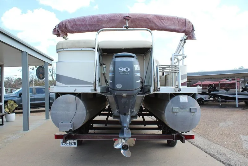 Slide: The Image of 2005 Bennington 2275 RL pontoon boat with Yamaha 90 outboard motor, rear view. - 8