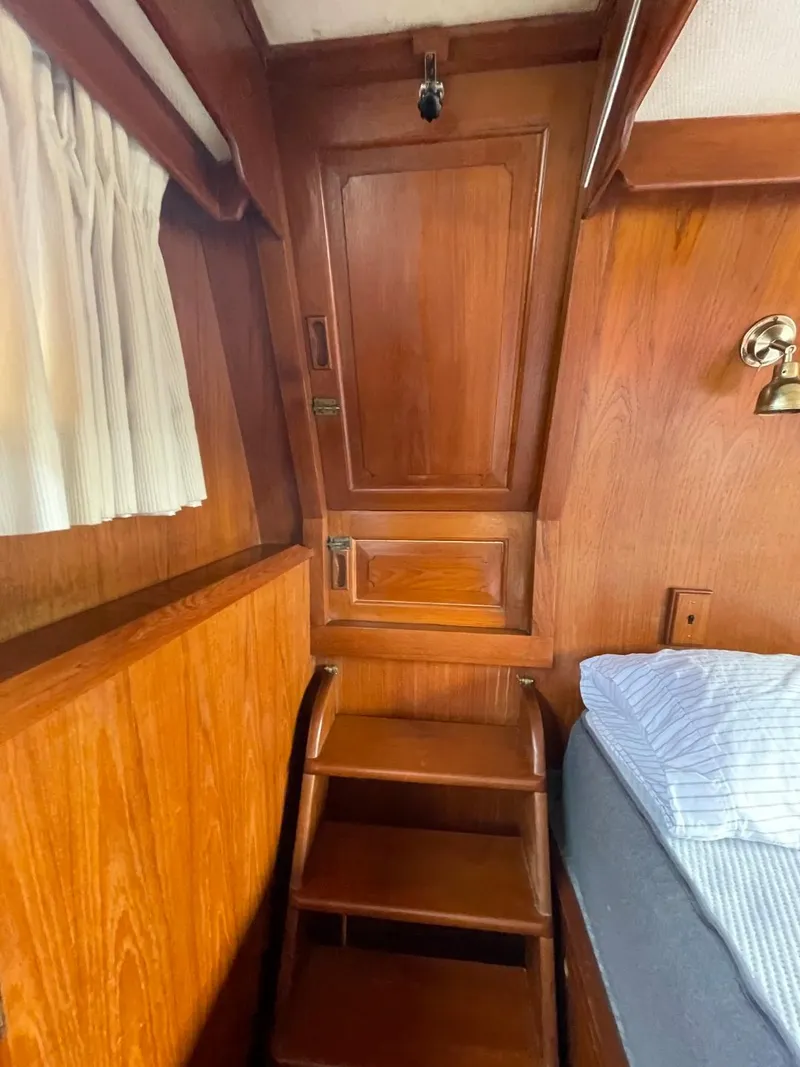 Slide: The Image of Ocean Alexander 40 Double Cabin 1983 - 53