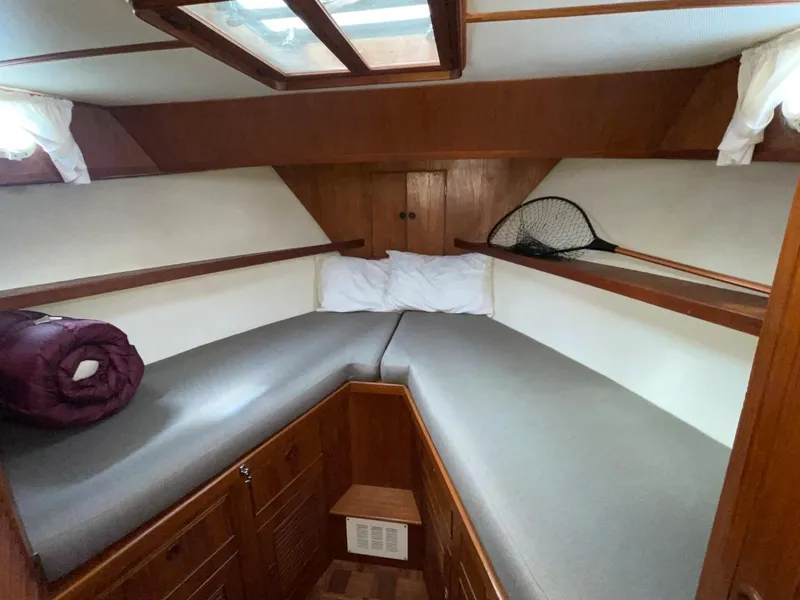 Slide: The Image of Ocean Alexander 40 Double Cabin 1983 - 66