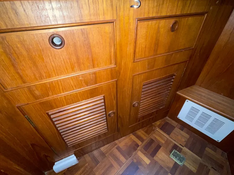 Slide: The Image of Ocean Alexander 40 Double Cabin 1983 - 70