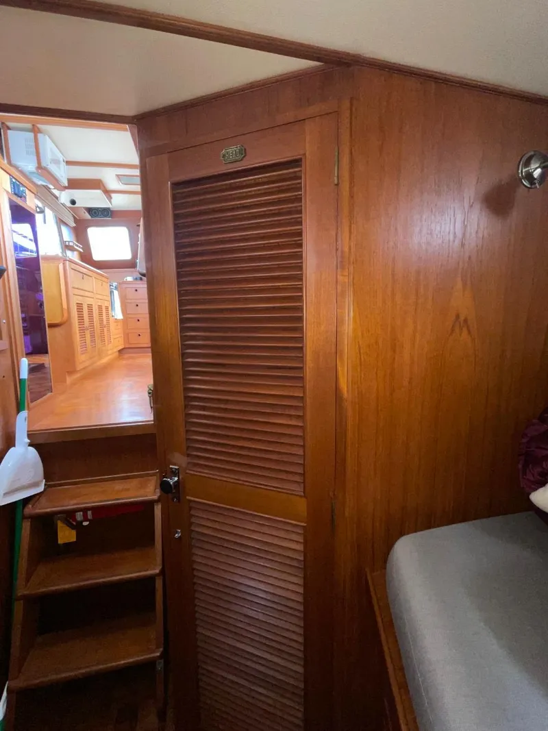 Slide: The Image of Ocean Alexander 40 Double Cabin 1983 - 72