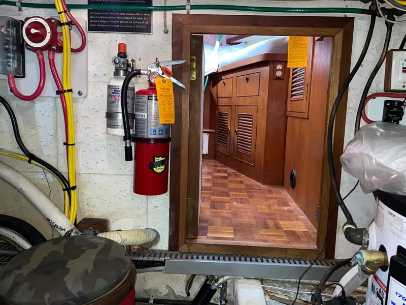 Slide: The Image of Ocean Alexander 40 Double Cabin 1983 - 74