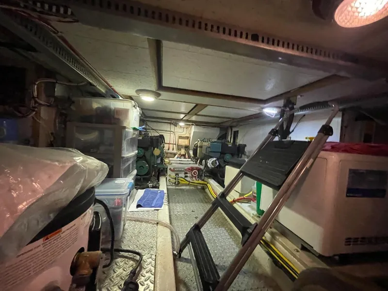 Slide: The Image of Ocean Alexander 40 Double Cabin 1983 - 75