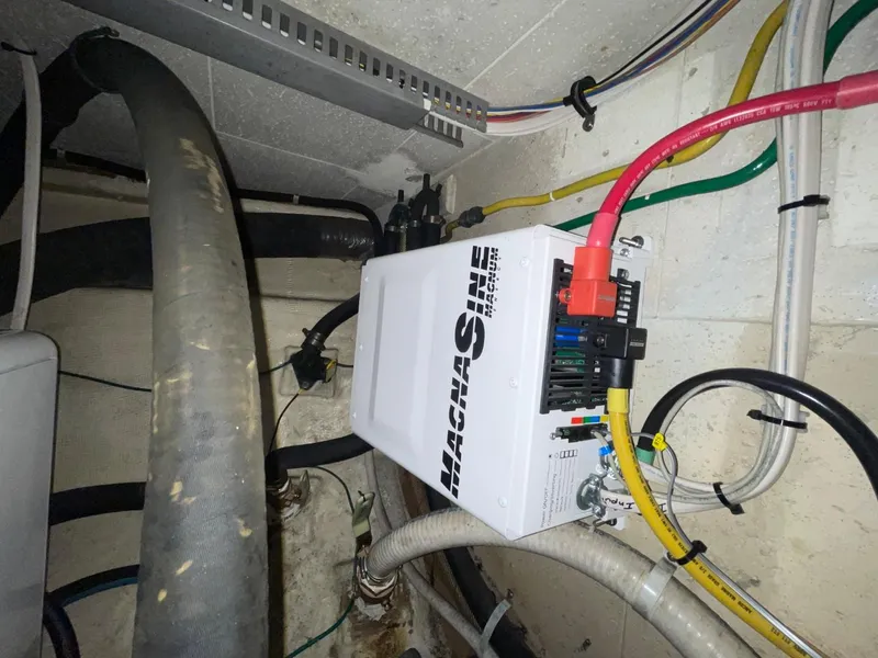 Slide: The Image of Ocean Alexander 40 Double Cabin 1983 - 77