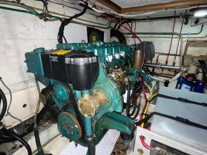 Slide: The Image of Ocean Alexander 40 Double Cabin 1983 - 81