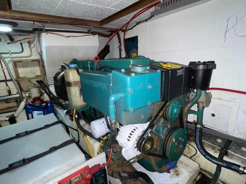 Slide: The Image of Ocean Alexander 40 Double Cabin 1983 - 82