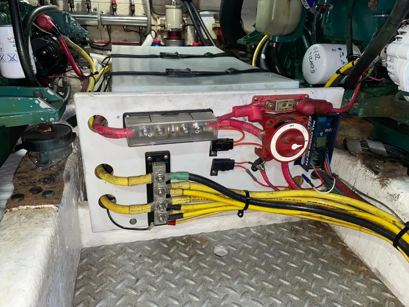 Slide: The Image of Ocean Alexander 40 Double Cabin 1983 - 85