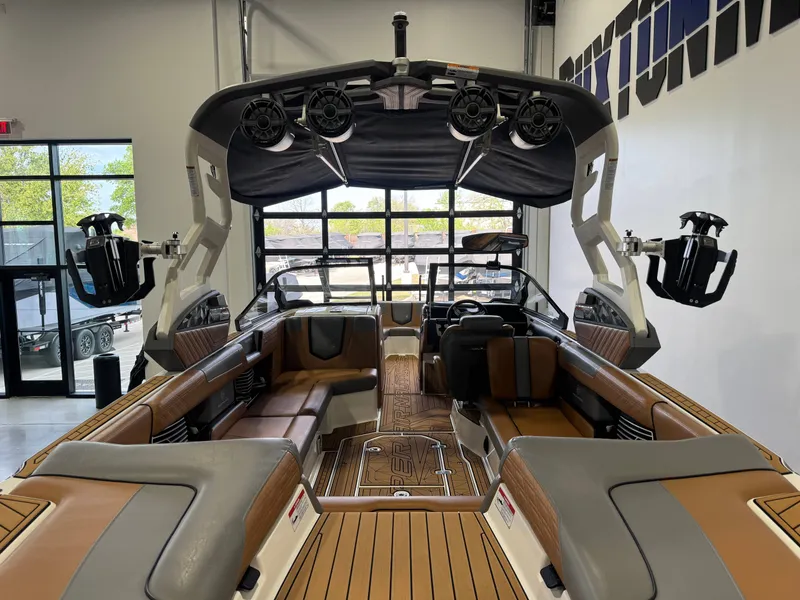 Slide: The Image of Interior view of a 2019 Nautique Super Air Nautique G25 boat. - 9
