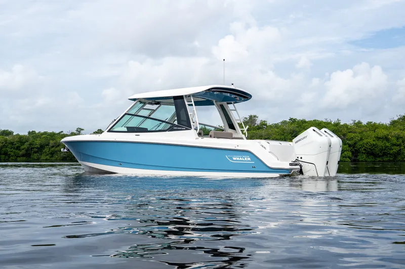 Slide: The Image of Boston Whaler 330 Vantage 2027 - 1
