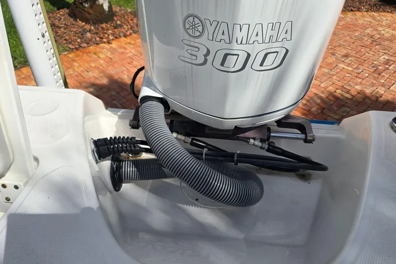 Slide: The Image of 2014 Everglades 243 Center Console with Yamaha 300 outboard engine. - 7