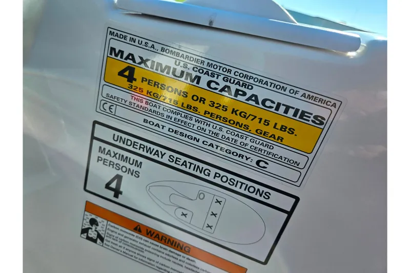 Slide: The Image of 2008 Sea-Doo 150 Speedster capacity label, maximum 4 persons, 325 kg/715 lbs. - 12