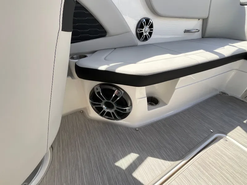 Slide: The Image of Sea Ray 23 SPX 2021 - 11