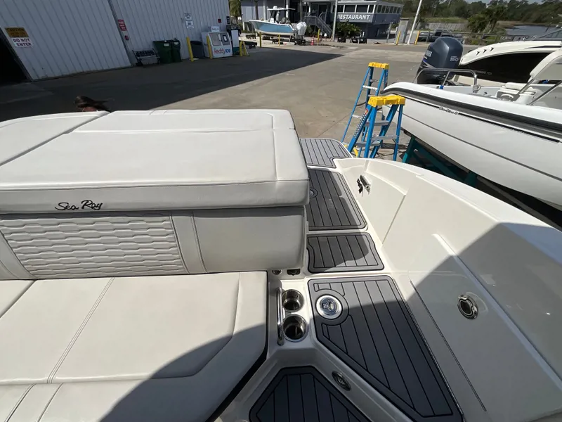 Slide: The Image of Sea Ray 23 SPX 2021 - 12