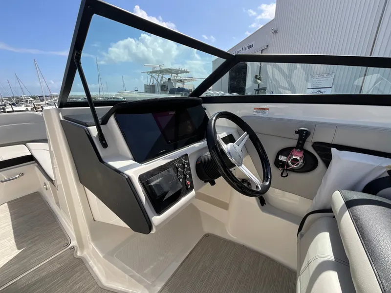Slide: The Image of Sea Ray 23 SPX 2021 - 13