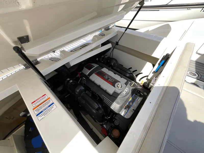 Slide: The Image of Sea Ray 23 SPX 2021 - 14