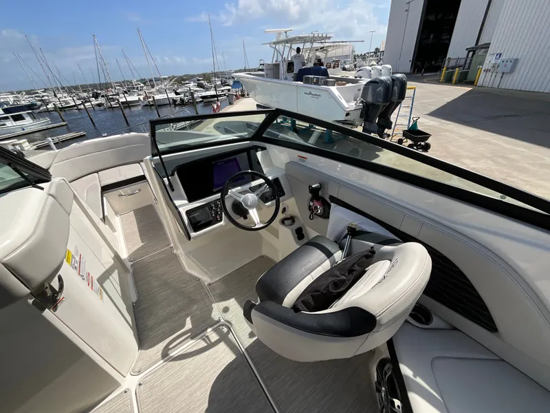 Slide: The Image of Sea Ray 23 SPX 2021 - 18