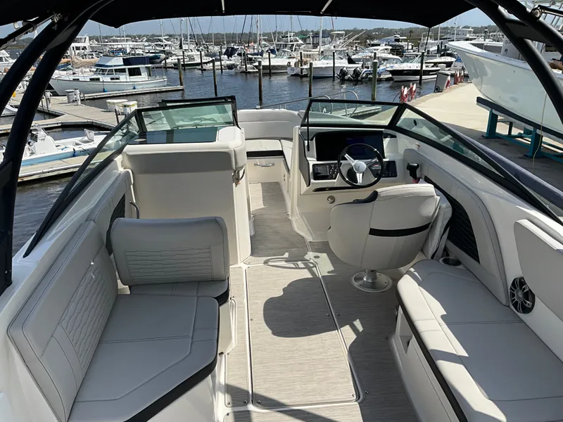 Slide: The Image of Sea Ray 23 SPX 2021 - 23