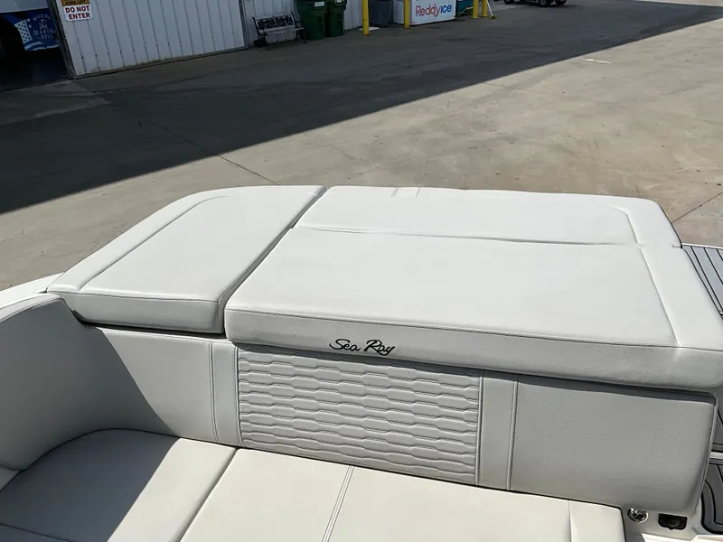 Slide: The Image of Sea Ray 23 SPX 2021 - 29