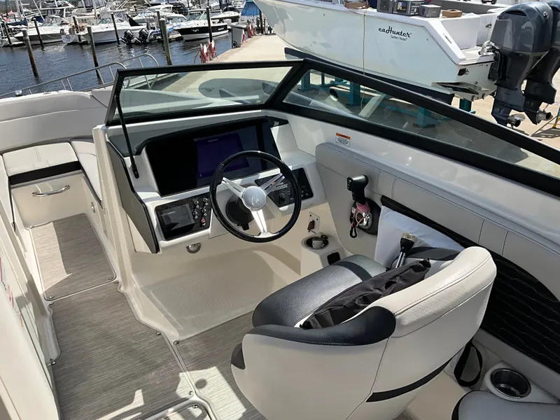 Slide: The Image of Sea Ray 23 SPX 2021 - 30