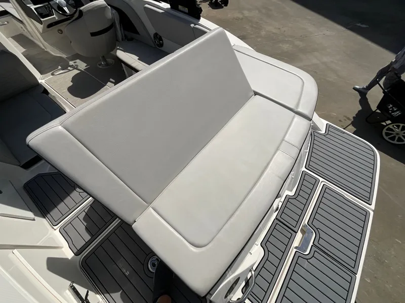 Slide: The Image of Sea Ray 23 SPX 2021 - 9